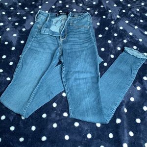 Hollister jeans 0R w24 L28 never worn